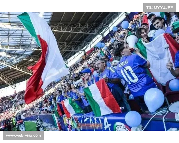 世界杯期间联赛进行，球迷双重观赛体验独特